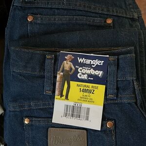 Women’s Red tag wrangler 14MWZ